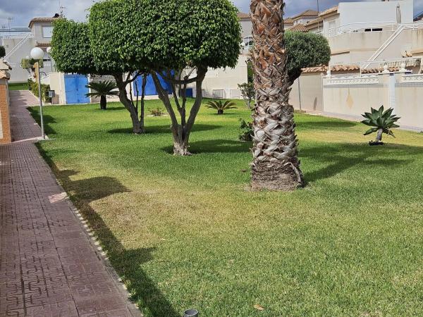 Chalet pareado en urbanizacionl los altos, 70