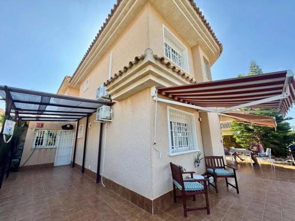 Chalet en Barrio Los Balcones - Los Altos del Edén