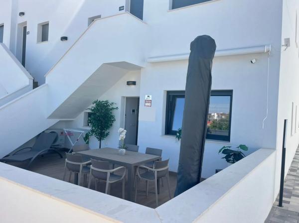 Chalet adosado en avenida de Torrevieja