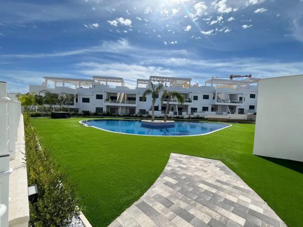 Chalet adosado en avenida de Torrevieja