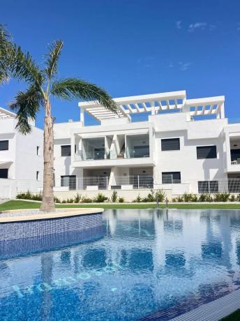 Chalet adosado en avenida de Torrevieja