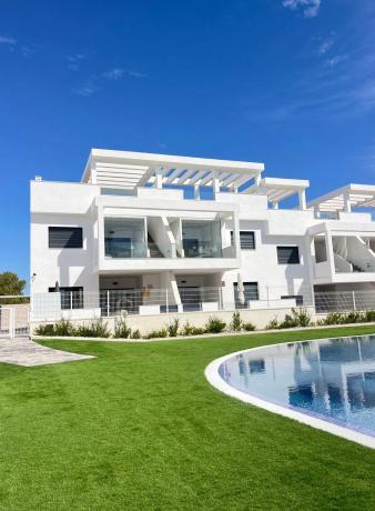 Chalet adosado en avenida de Torrevieja