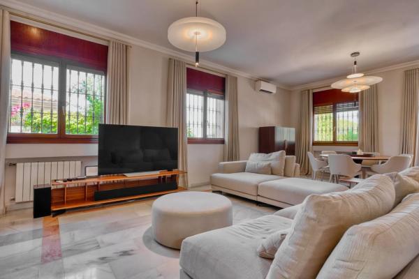 Casa independiente en avenida Bruselas