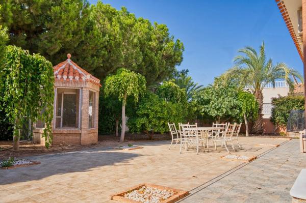 Casa independiente en avenida Bruselas