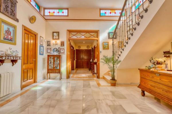 Casa independiente en avenida Bruselas