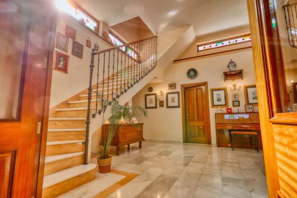 Casa independiente en avenida Bruselas