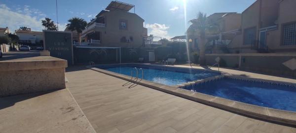 Chalet adosado en calle Veleta, 69