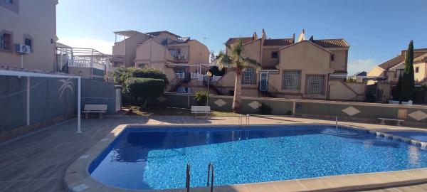 Chalet adosado en calle Veleta, 69