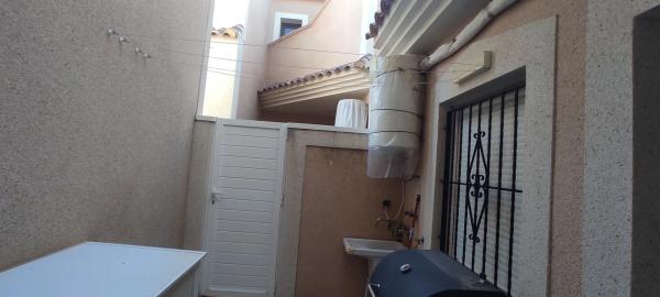 Chalet adosado en calle Veleta, 69