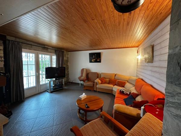 Chalet pareado en calle la Marina