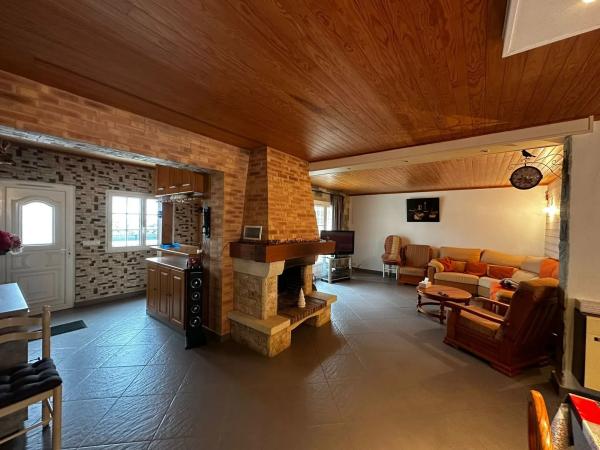 Chalet pareado en calle la Marina