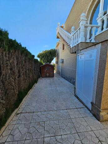 Casa independiente en calle Venus Bal