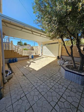 Casa independiente en calle Venus Bal