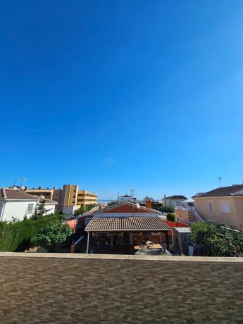 Casa independiente en calle Venus Bal