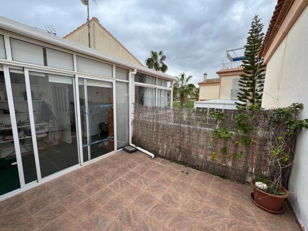 Chalet adosado en calle la Sagra, 64