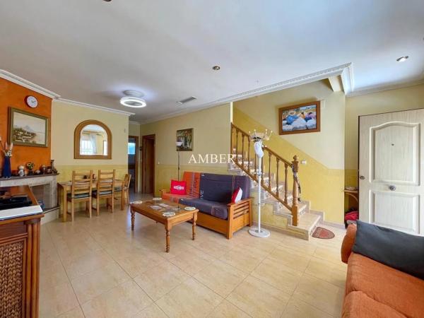 Chalet adosado en Urbanizacion los Altos, 21 ------r