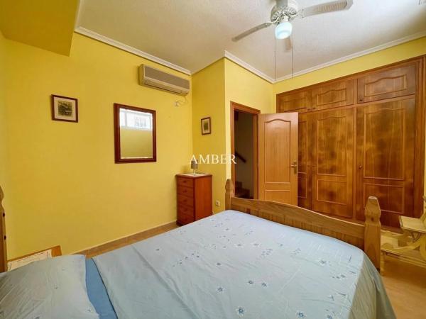 Chalet adosado en Urbanizacion los Altos, 21 ------r