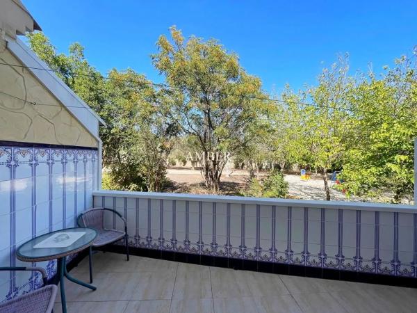 Chalet adosado en Urbanizacion los Altos, 21 ------r