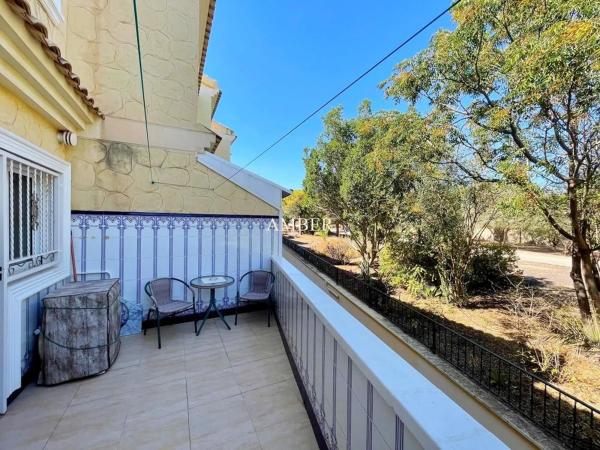 Chalet adosado en Urbanizacion los Altos, 21 ------r