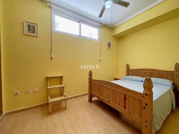 Chalet adosado en Urbanizacion los Altos, 21 ------r