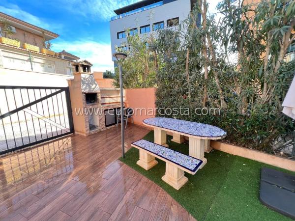 Chalet adosado en calle Laguna Rosa