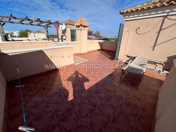 Chalet adosado en calle Laguna Rosa