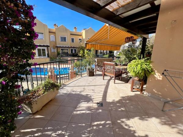 Chalet adosado en calle Laguna Rosa