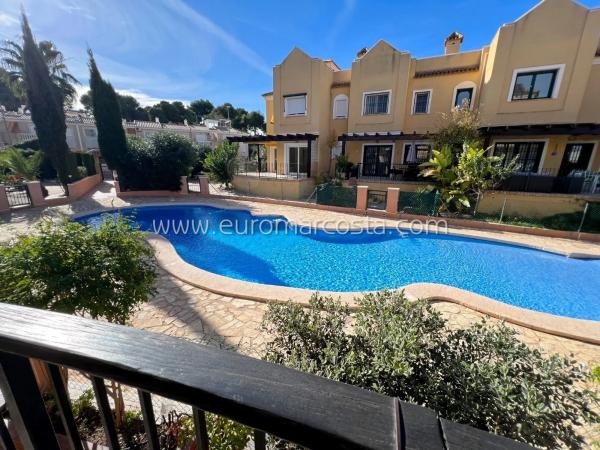 Chalet adosado en calle Laguna Rosa