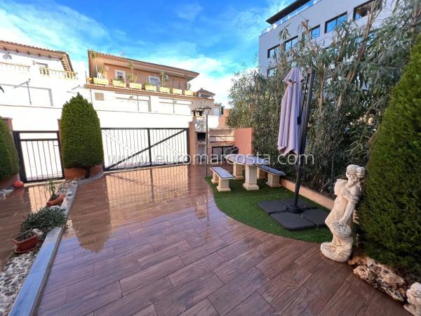 Chalet adosado en calle Laguna Rosa