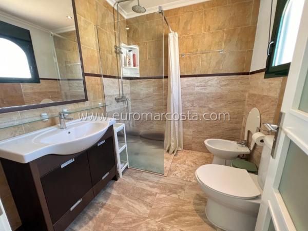 Chalet adosado en calle Laguna Rosa