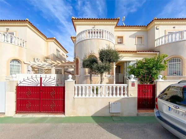 Chalet adosado en Urbanización Princesa Maria