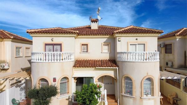 Chalet adosado en Urbanización Princesa Maria