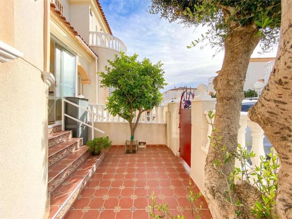 Chalet adosado en Urbanización Princesa Maria