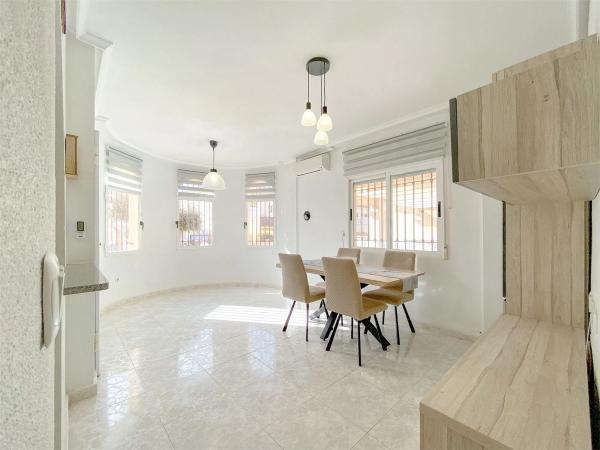 Chalet adosado en Urbanización Princesa Maria