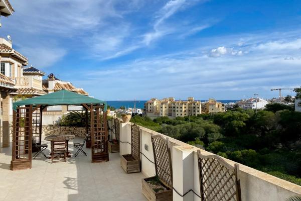 Casa independiente en avenida Torreblanca, 11