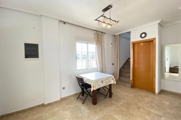 Casa independiente en avenida Torreblanca, 11