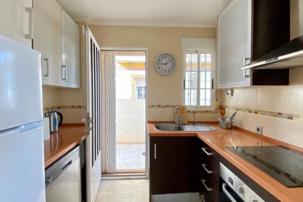 Casa independiente en avenida Torreblanca, 11