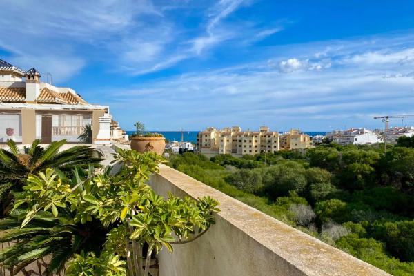 Casa independiente en avenida Torreblanca, 11