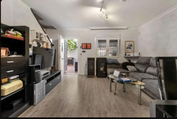 Chalet adosado en calle Argolidas