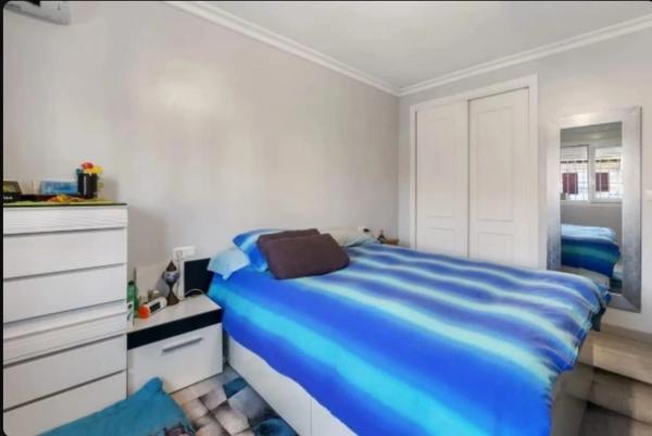 Chalet adosado en calle Argolidas