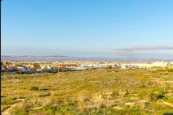 Chalet adosado en calle Argolidas