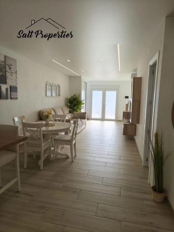 Chalet adosado en calle la Calera