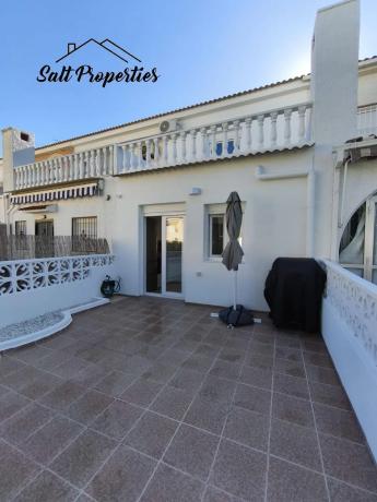 Chalet adosado en calle la Calera