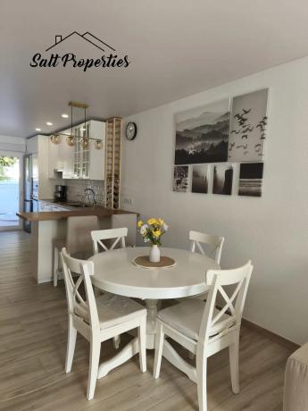 Chalet adosado en calle la Calera