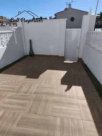 Chalet adosado en calle la Calera