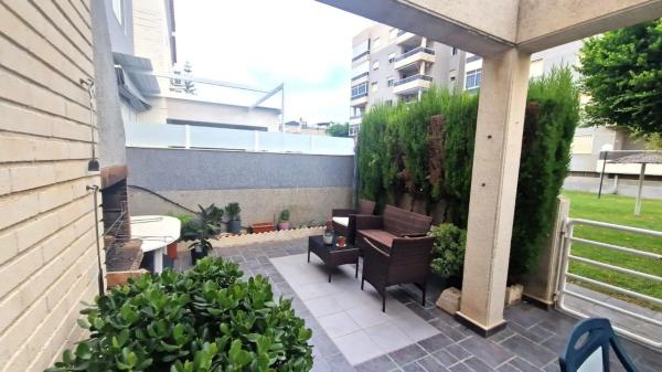 Chalet adosado en calle Talía