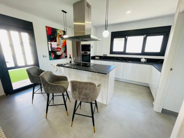 Casa independiente en avenida de las Cortes Valencianas