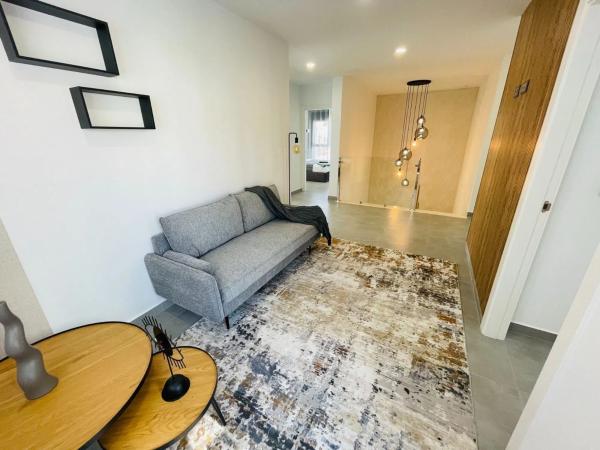 Casa independiente en avenida de las Cortes Valencianas