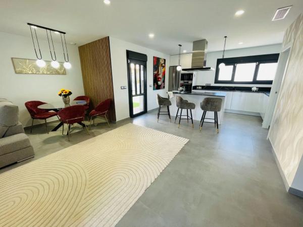 Casa independiente en avenida de las Cortes Valencianas