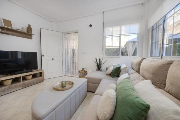 Casa independiente en calle Perseo